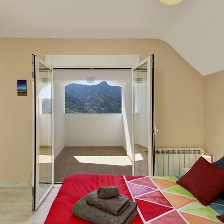 Atico Con Chimenea En Sierra Nevada-Gueejar Sierra Apartment Ngoại thất bức ảnh